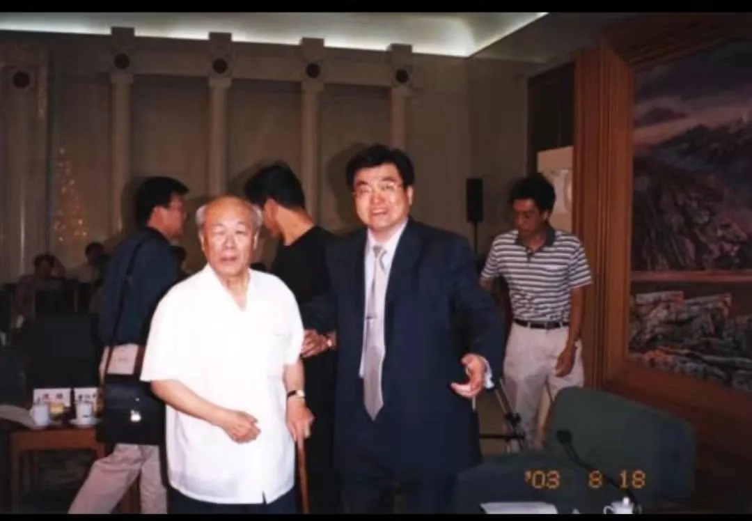 中國網(wǎng)刊載《斯人已逝，墨香猶存——憶歐陽中石先生》 